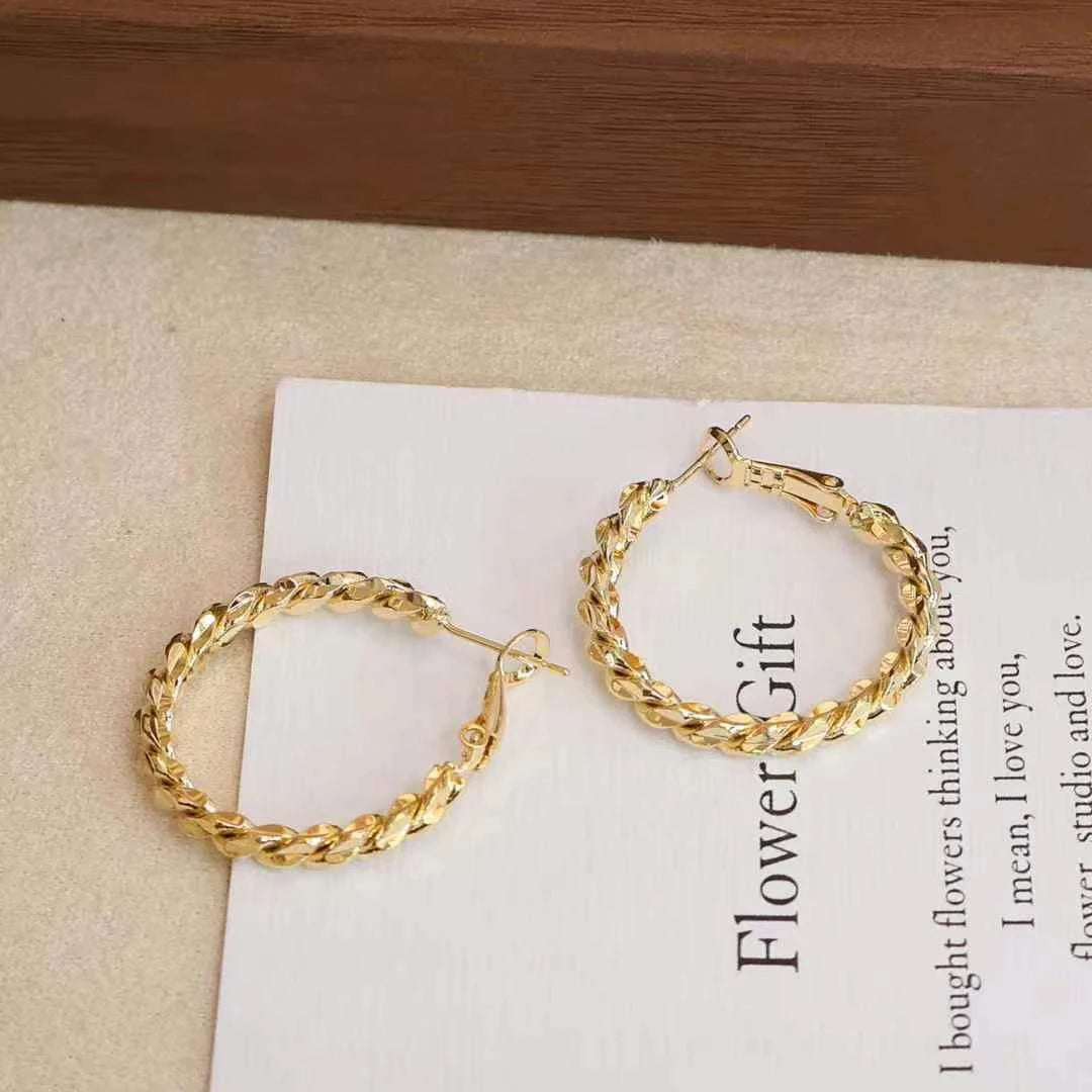 Ladies New Design High Quality Medium Hoop Earring Fashion Sparking Luxurious Charms Bulk Jewelry Accessories for Women Daily