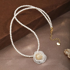Fashion Glass Pearl Copper Wire Alloy Flower Necklaces for Girls Sweet Jewelry for Women Ladies Wholesale China Manufacturer