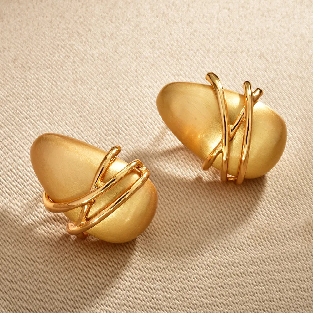 Female Niche Fashion Stud Earrings Geometric Wrapped Brushed-look Earrings for Women High-end Elegant Fashion Earrings Wholesale