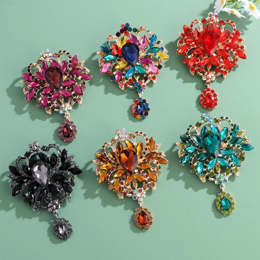 Fashion Glitter Sparking Rhinestone Dainty Brooches for Girls Elegant Stylish Pins Jewelry for Women Ladies Accessories Hot Sale