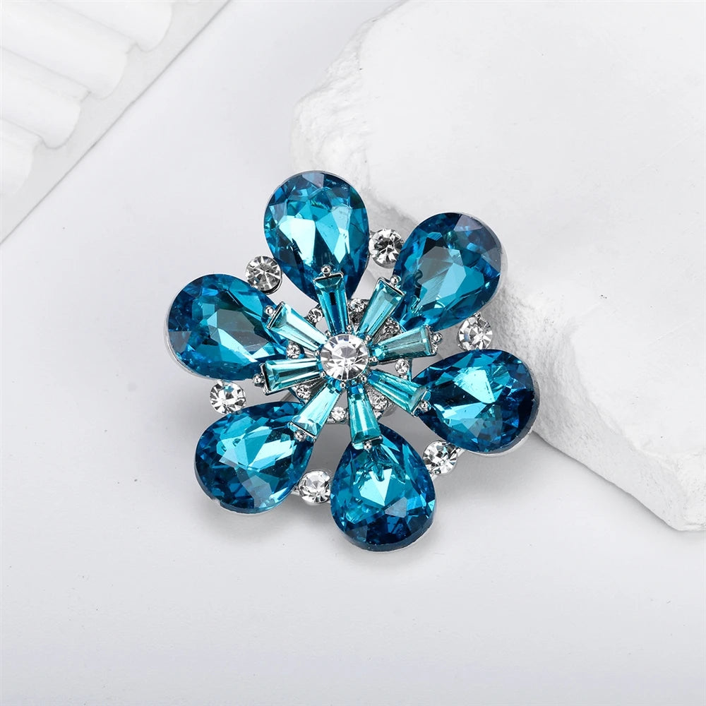 Fashion Glitter Sweet Rhinestone Brooches for Girls Snow Flake Pins Jewelry for Women Ladies Accessories New Design Hot Sale