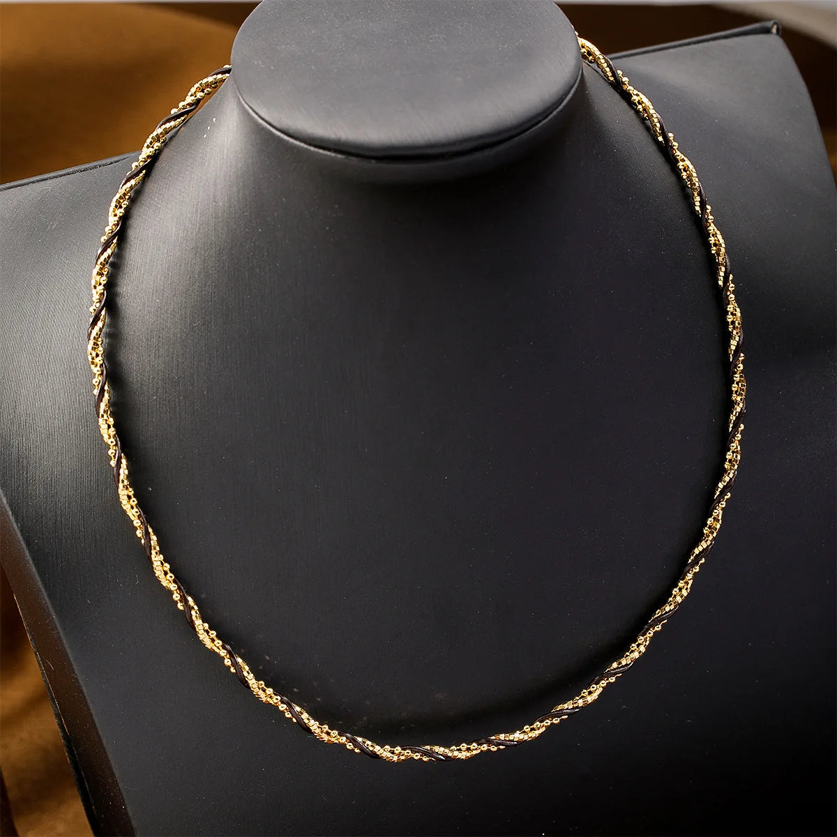 Fashion Copper Simple Minimalistic Necklaces for Girls Classic Jewelry for Women Ladies Wholesale China Manufacturer Bulk