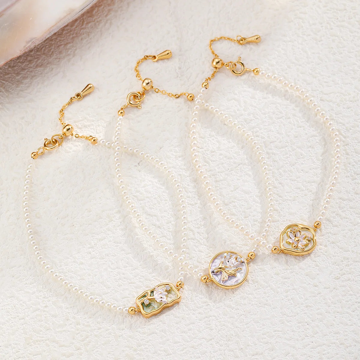 Fashion Pearl Hand-Painted Drip Glaze Elegant Bracelets for Girls Sweet White Zircon Jewelry for Women Ladies Wholesale Bulk