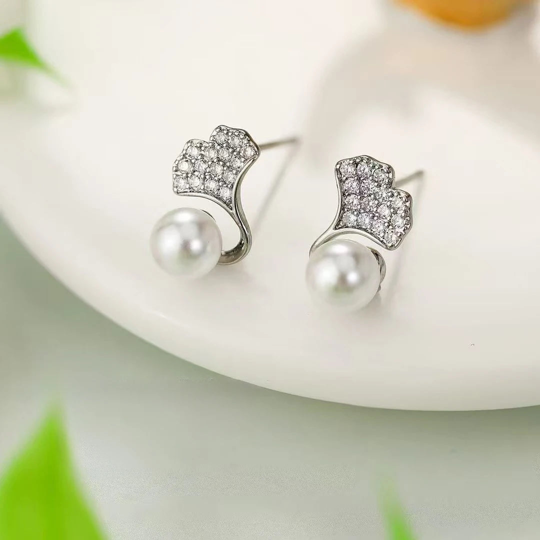 Female New Design Imitation Pearl Small Mini Stud Earring Fashion Glitter Sparking Simple Bulk Jewelry Accessories for Causal