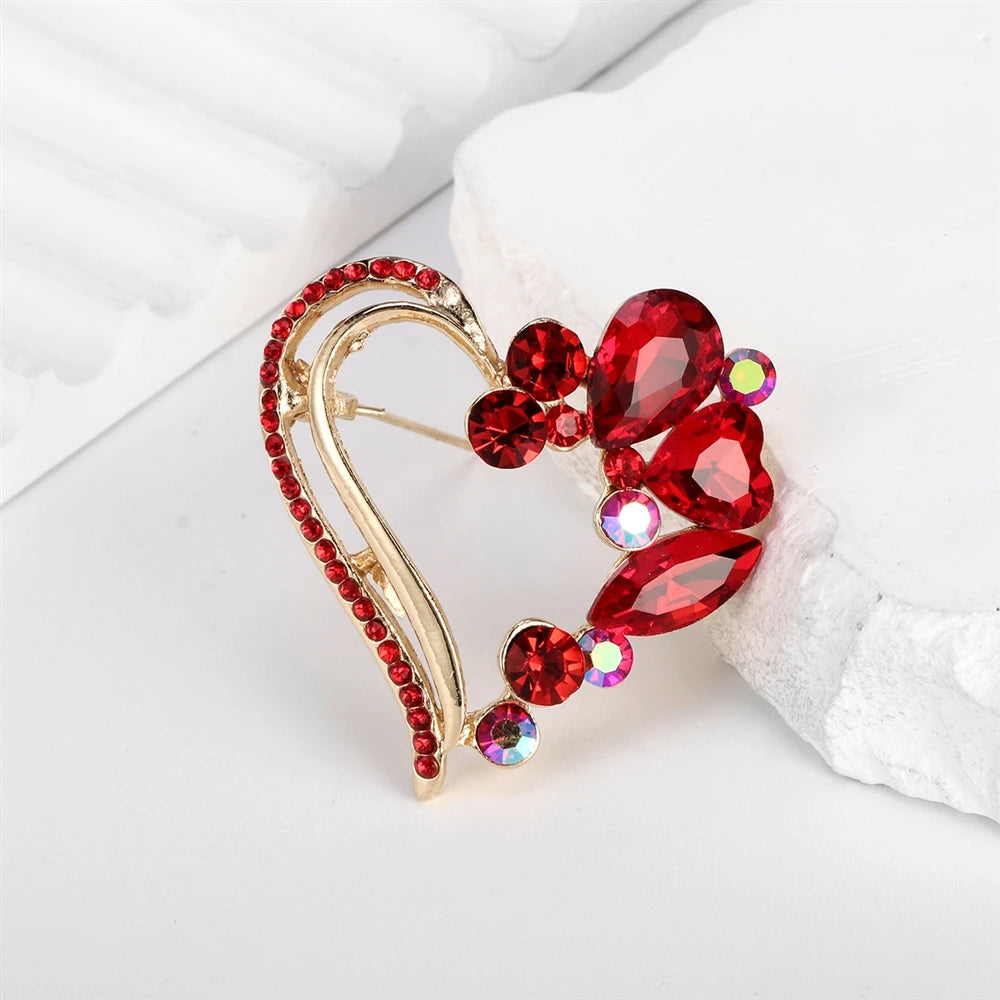 Fashion Classic Rhinestone Heart Shaped Sweet Brooches for Girls Trendy Stylish Pins Jewelry for Women Ladies Accessories