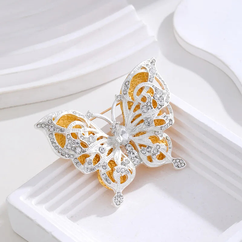 Fashion Glitter Rhinestone Sweet Butterfly Brooches for Girls Trendy New Design Pins Jewelry for Women Ladies Accessories Spicy