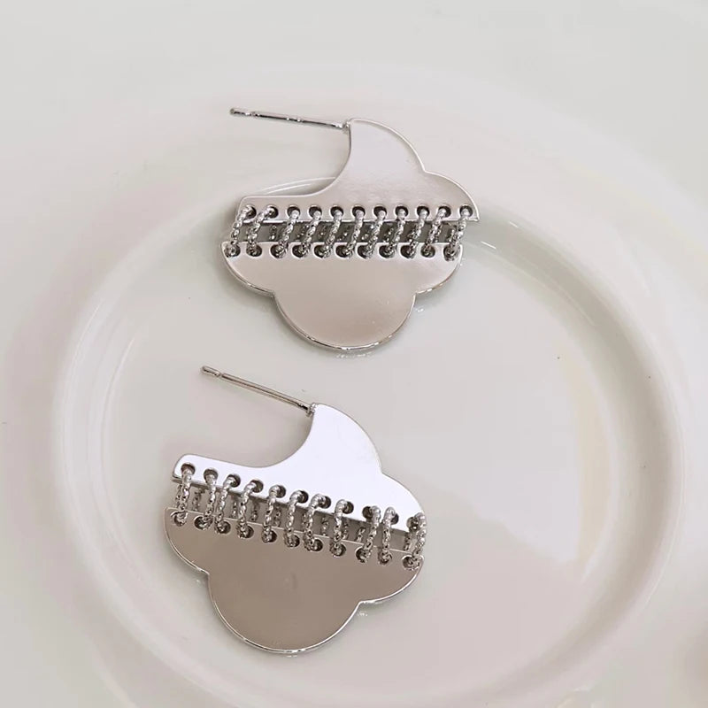 Fashion Simple Atr Deco Minimalistic Drop Earrings for Girls Sweet Elegant Glamorous Jewelry for Women Ladies Accessories