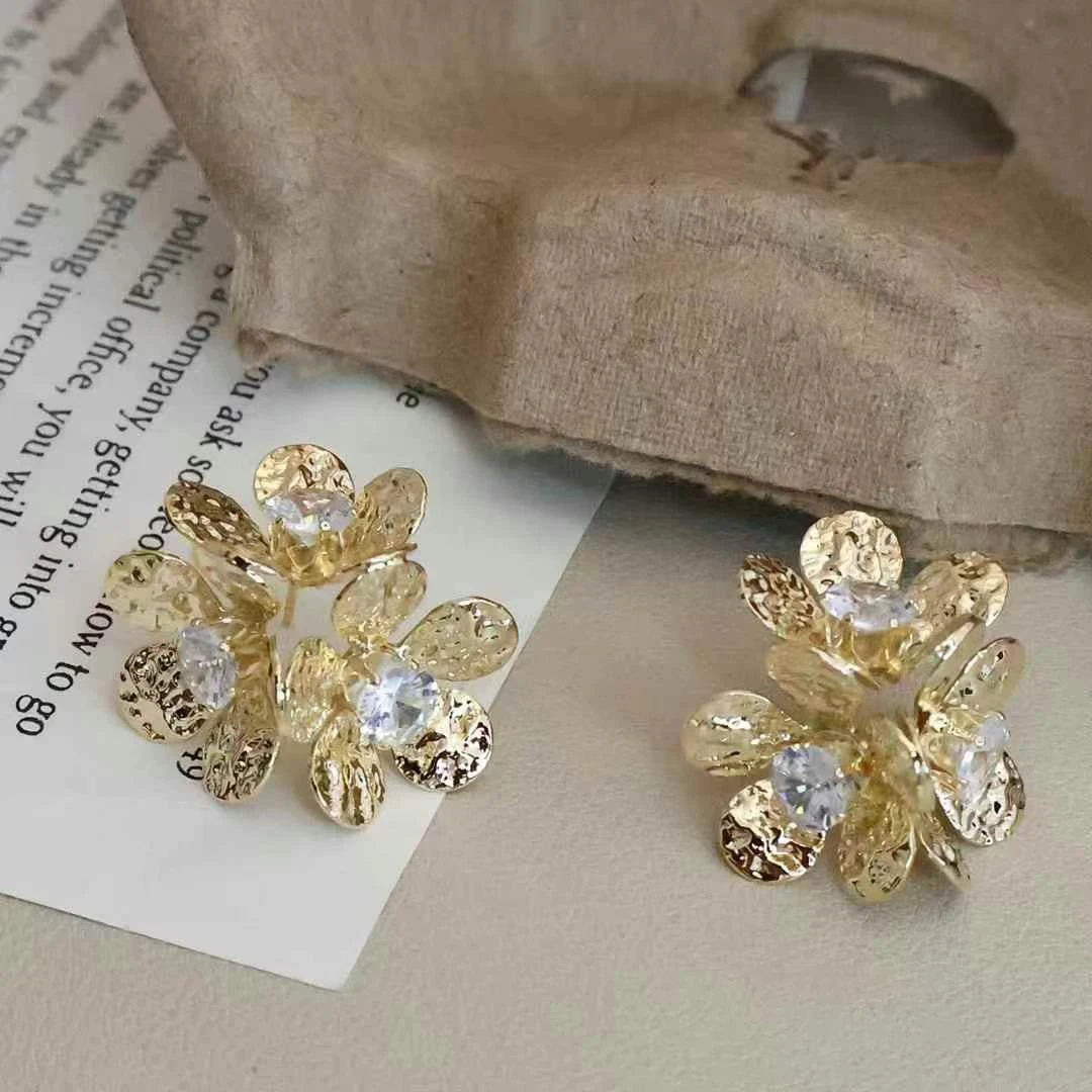 Ladies Heart Flower Shape Small Mini Stud Earring Fashion Trendy Graceful Elegant Bulk Order Jewelry Accessories for Women Daily