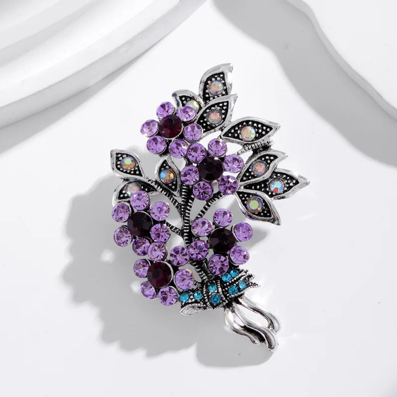 Fashion Glitter Rhinestone Elegant Brooches for Girls Stylish Trendy Luxury Pins Jewelry for Women Ladies Accessories Hot Sale