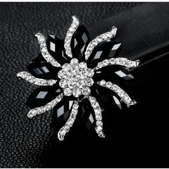 Fashion Glitter Rhinestone Sparking Brooches for Girls Elegant Sweet Pins Jewelry for Women Ladies Accessories Wholesale Sweet