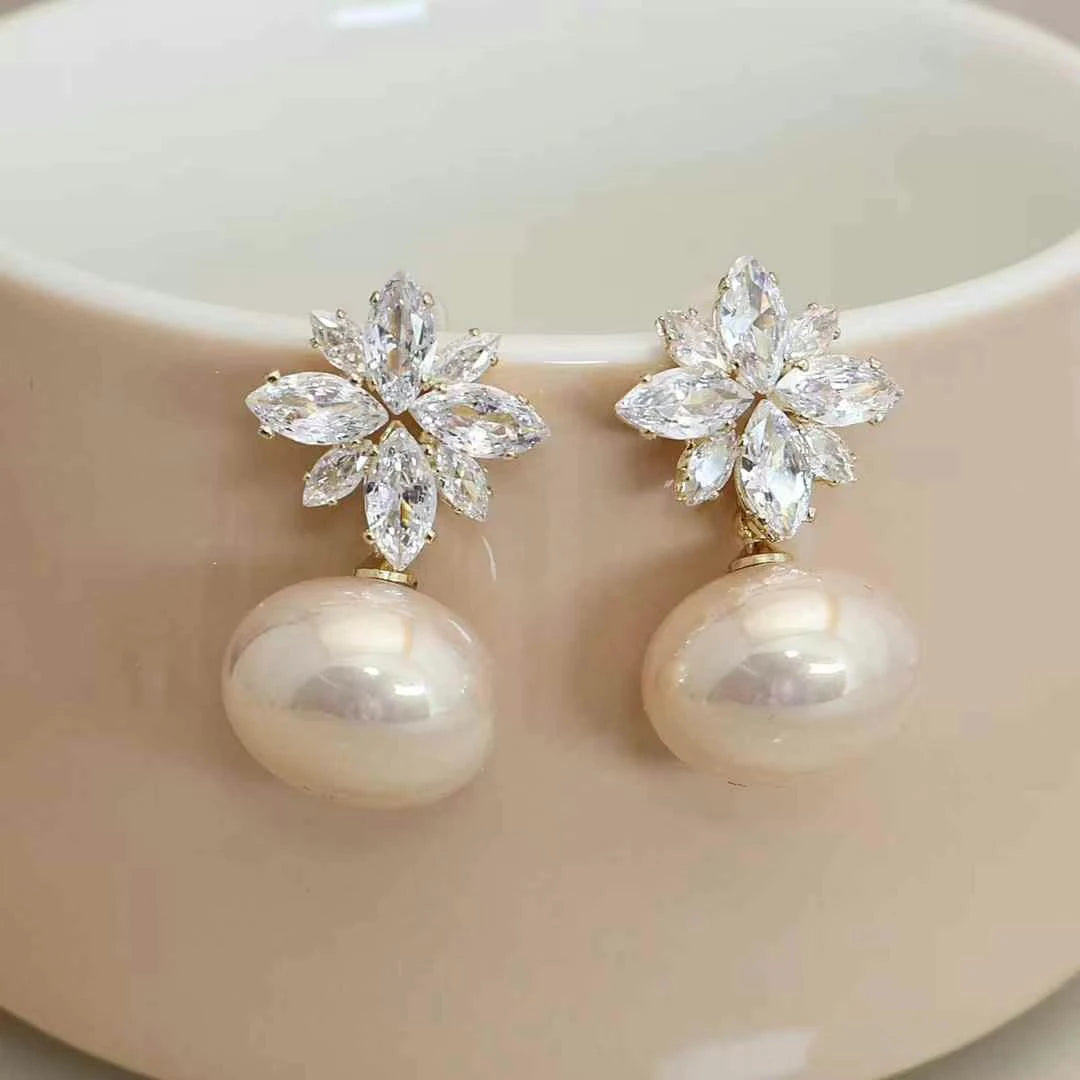 Women Imitation Pearl Flower Decorative Drop Earring Luxurious Dainty Trendy High Quality Bulk Jewelry Accessories for Office
