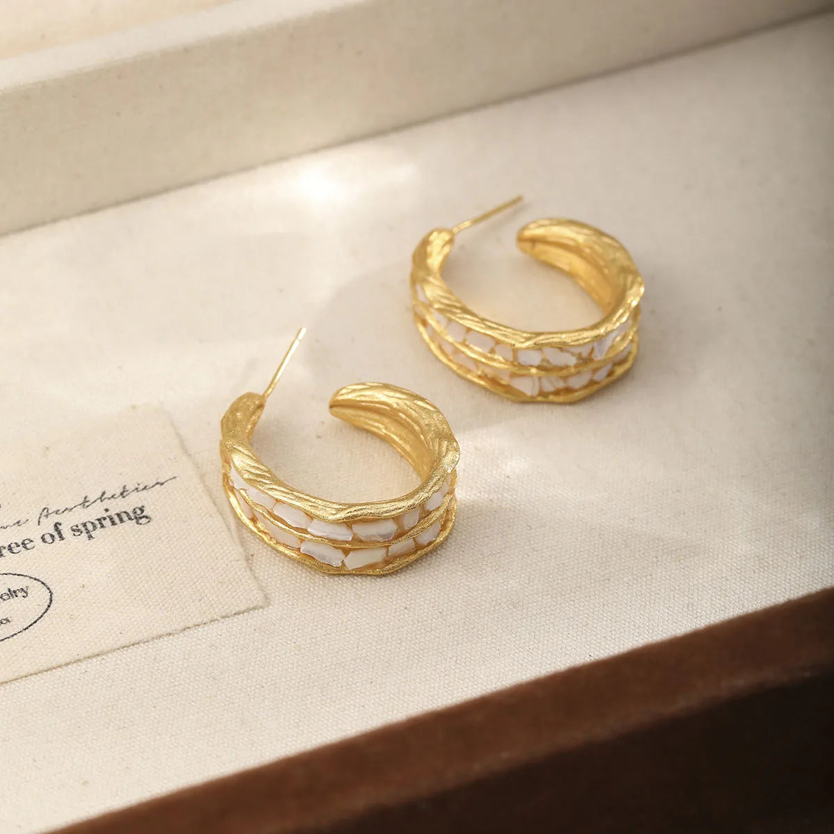 Fashion Crushed Shell S925 Silver  Classic Trendy Hoop Earrings for Girls Stylish Jewelry for Women Ladies Wholesale Bulk