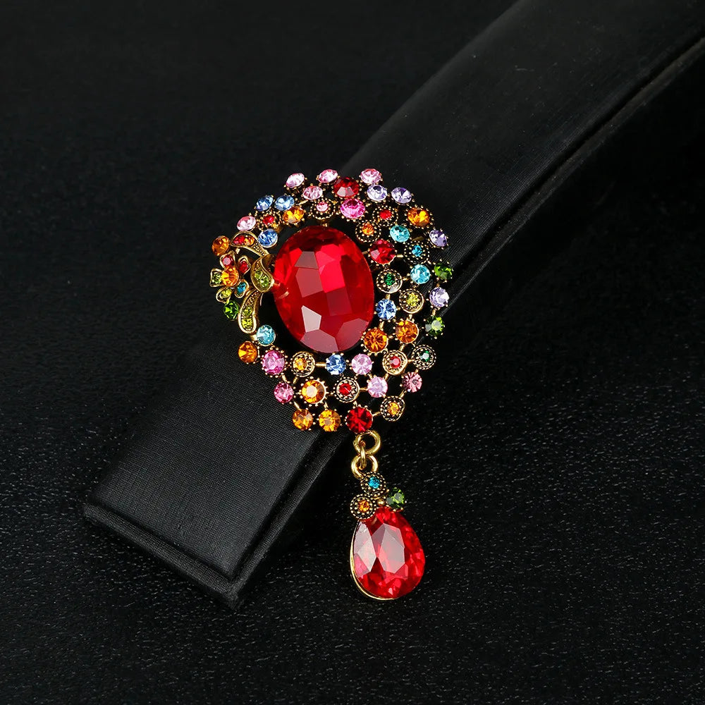 Fashion Glitter Rhinestone Sparking Brooches for Girls Elegant Graceful Pins Jewelry for Women Ladies Accessories Wholesale