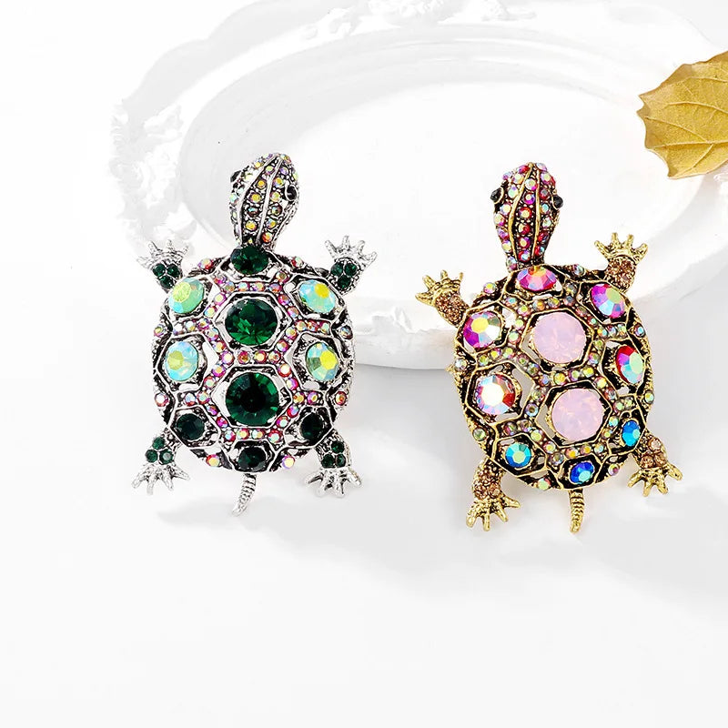 Fashion Tortoise Glitter Sparkle Trendy Brooches for Girls Sweet Glamorous Charms Pins Jewelry for Women Ladies Accessories