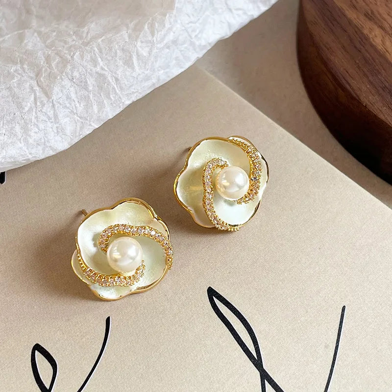Fashion Flower Copper 18K Gold Plated S925 Silver Stud Earrings for Girls Sweet Jewelry for Women Ladies Wholesale China Factory