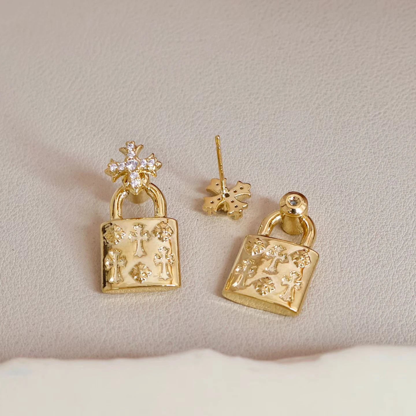 Fashion Dainty Golden Sweet Star Drop Earrings for Girls Elegant Art Deco Glamorous Jewelry for Women Ladies Accessories Chic