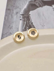 Ladies Letter Print Flower Shape Small Mini Stud Earring Fashion Elegant Simple High Quality Bulk Jewelry Accessories for Causal
