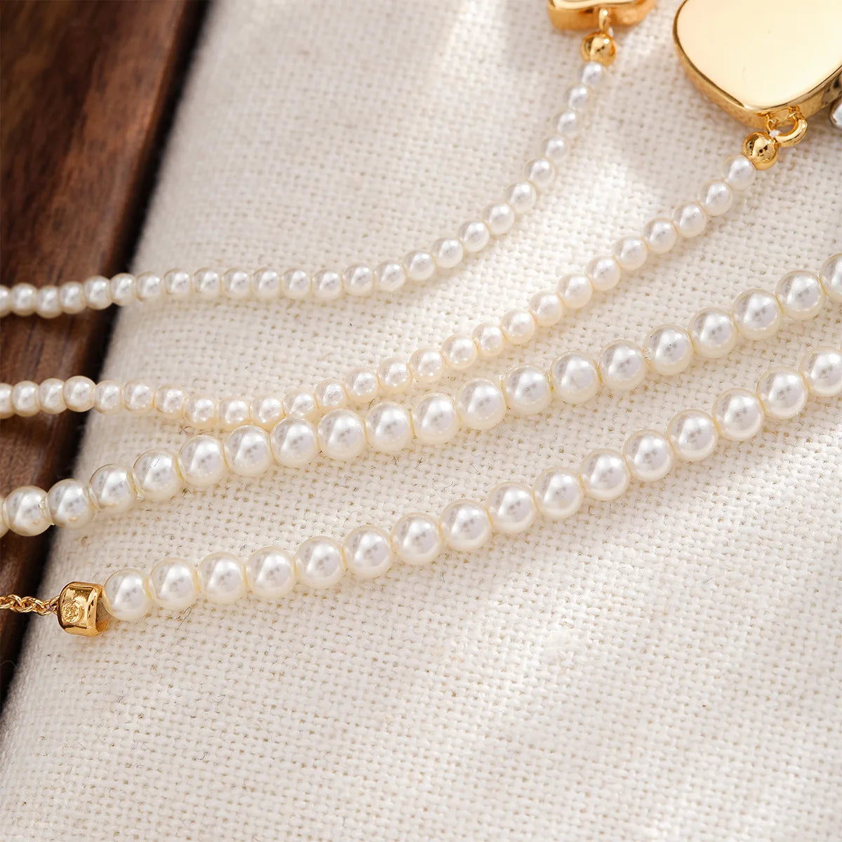 Fashion Pearl Hand-Painted Drip Glaze Elegant Bracelets for Girls Sweet White Zircon Jewelry for Women Ladies Wholesale Bulk