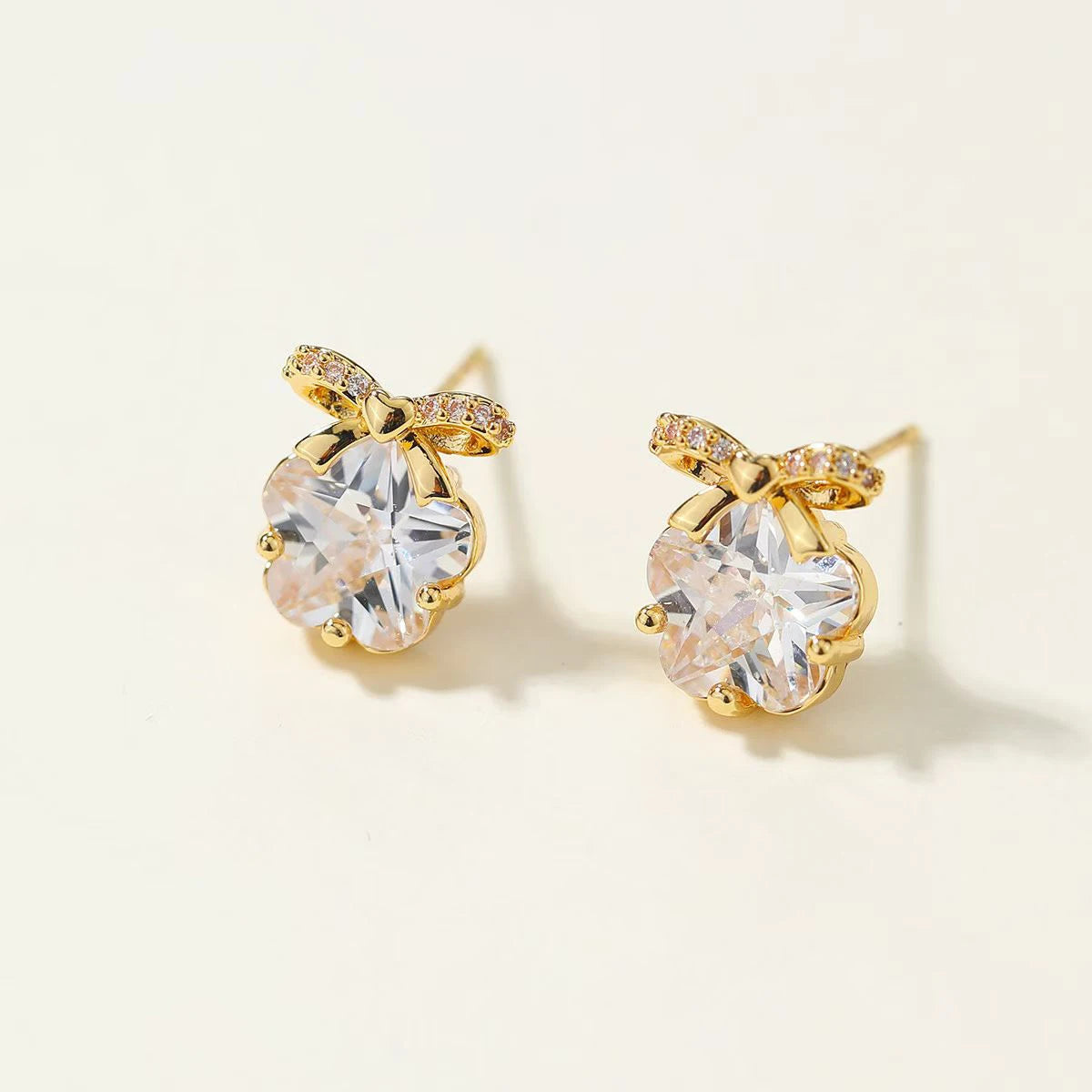 Fashion Fruits Strawberry Bowknot Cherry Stud Earrings for Girls Glitter Elegant Flower Floral Jewelry for Women Accessories