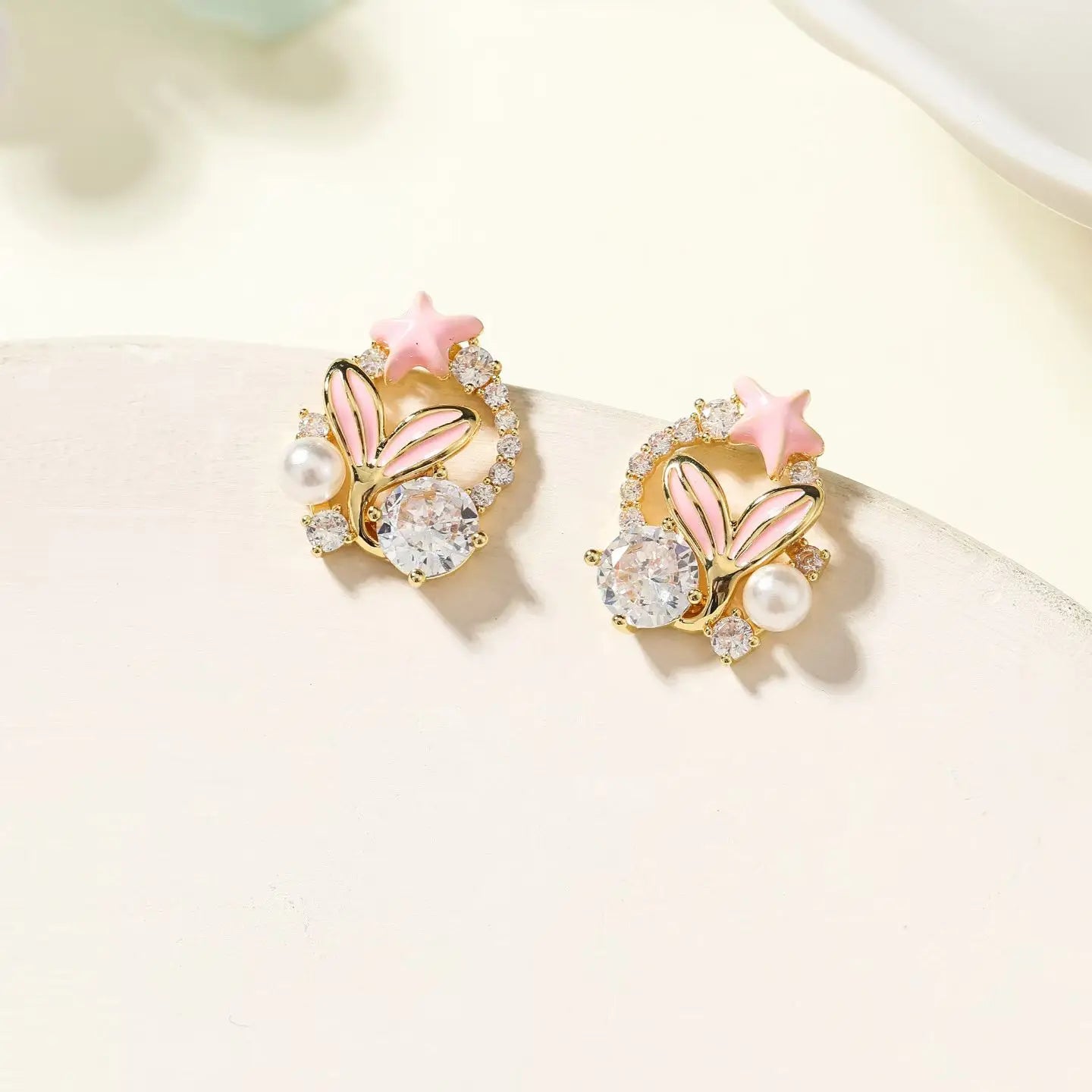 Female Creative Design Cartoon Small Mini Animals Stud Earring Fashion Cute Glitter Lightweight Jewelry Accessories for Causal