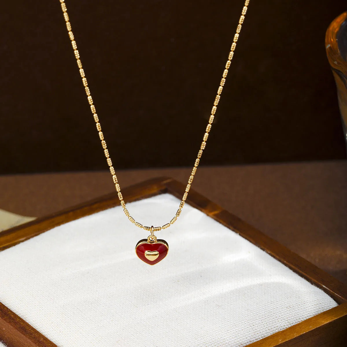 Fashion Heart Shaped Simple Copper 18K Gold Plated Necklaces for Girls Trendy Jewelry for Women Ladies Wholesale China Supplier