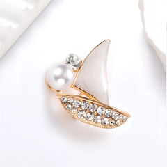 Fashion Boat Glitter Elegant Simple Brooches for Girls Sweet Imitation Pearl Pins Jewelry for Women Ladies Accessories Hot Sale