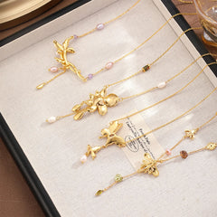 Fashion Butterfly Flower Copper 18K Gold Plated Necklaces for Girls Elegant Trendy Jewelry for Women Ladies Wholesale Bulk