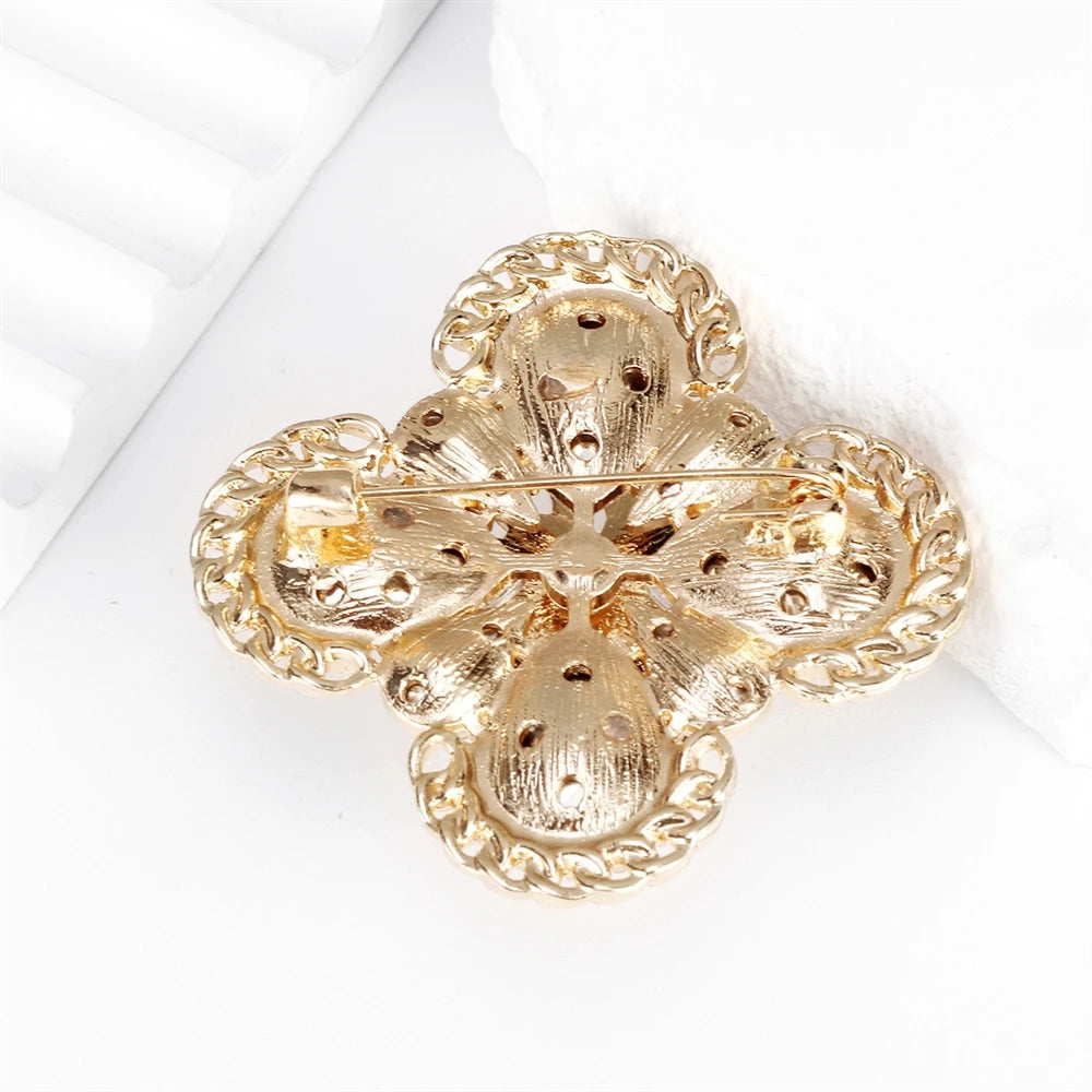 Fashion Classic Luxury Vintage Brooches for Girls Elegant Retro Glamorous Pins Jewelry for Women Ladies Accessories Wholesale