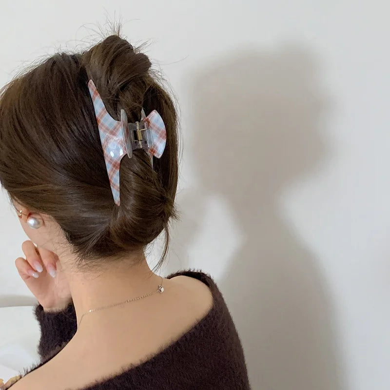 Women Fashion Classic Plaid Hair Claw Clips for Girls Elegant Sweet Simple Hair Accessories for Ladies Chinese Suppliers Chic