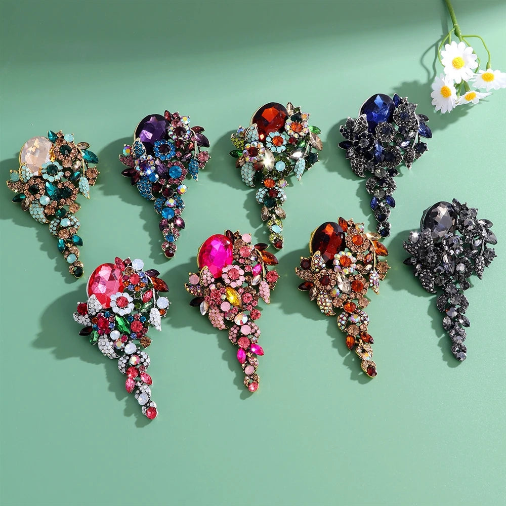 Fashion Glitter Rhinestone Sparking Elegant Brooches for Girls Sweet Dainty Jewelry Pins for Women Ladies Accessories Hot Sale