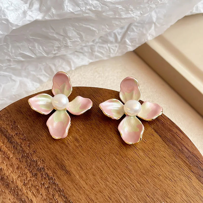 Fashion S925 Silver Freshwater Pearl Flower Stud Earrings for Girls Elegant Copper 18K Gold Plated Jewelry for Women Ladies