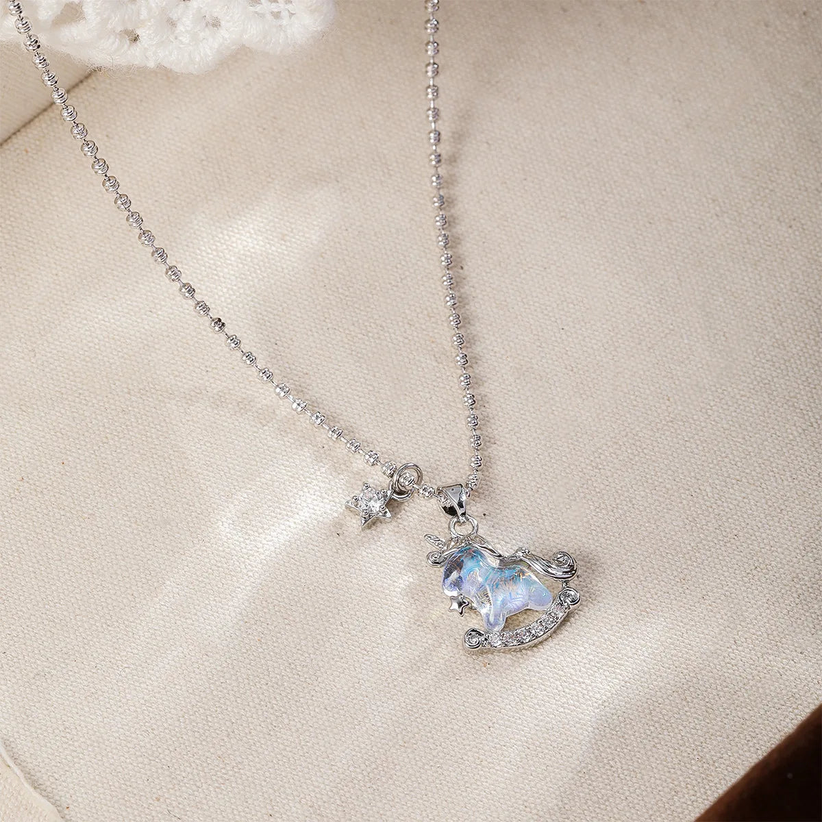 Fashion Cubic Zirconia Resin Copper White K Gold Plated Glitter Necklaces for Girls Pendent Jewelry for Women Ladies Wholesale