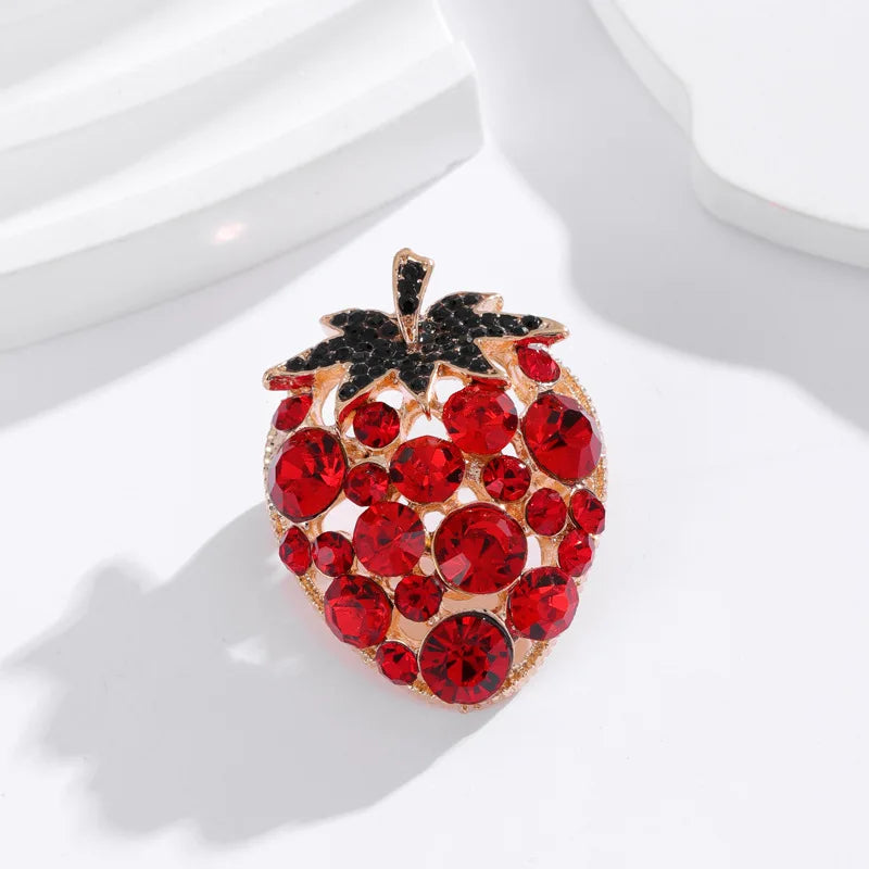 Fashion Rhinestone Glitter Strawberry Fruits Brooches for Girls Stylish New Design Pins Jewelry for Women Ladies Accessories