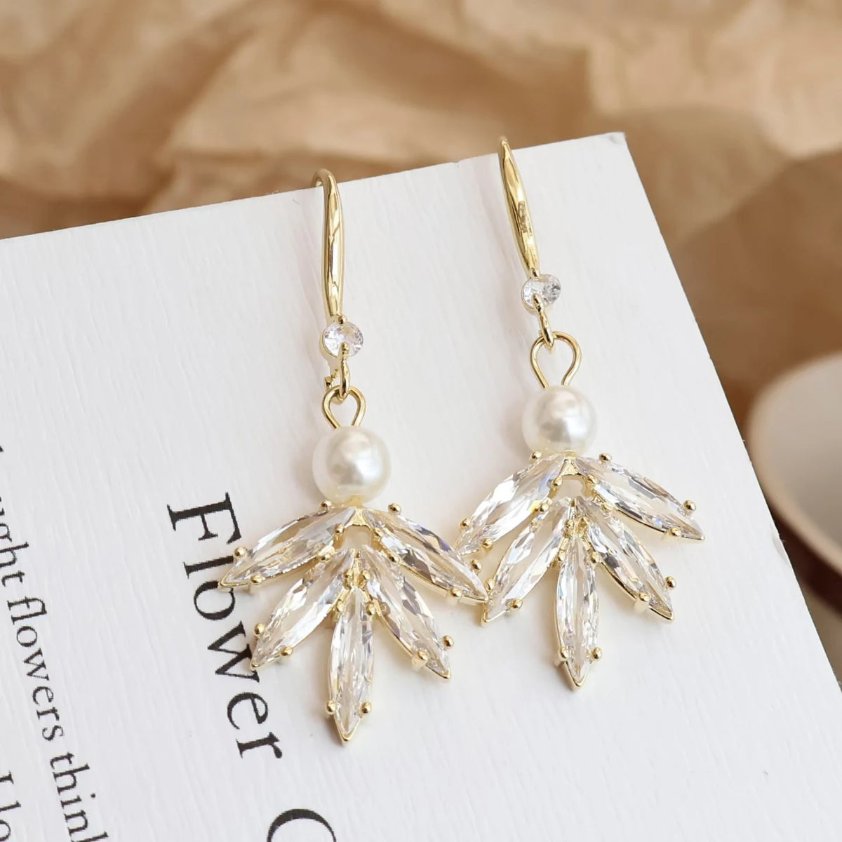 Women Imitation Pearl Star Rhinestone Decorative Drop Earring Sequined Glitter Elegant Chic Bulk Jewelry Accessories for Causal