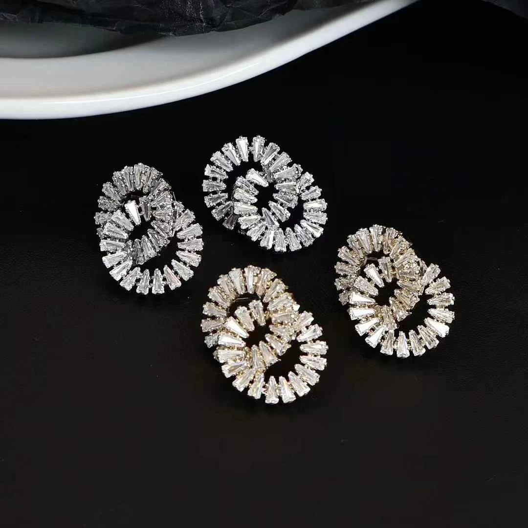 Simple Sweet Fashion Glitter Sparkle Stud Earrings for Girls Stylish Latest Jewelry for Women Lady Accessories Chinese Supplier