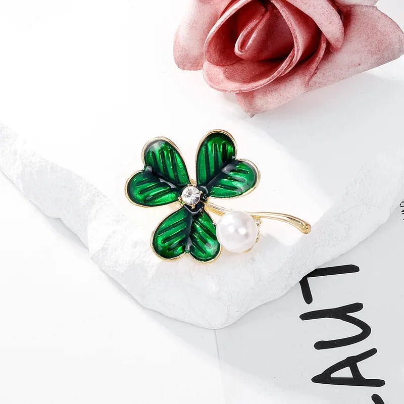 Fashion Sweet Elegant Trendy Clover Plants Brooches for Girls Luxury Glitter Cute Jewelry for Women Ladies Accessories Female