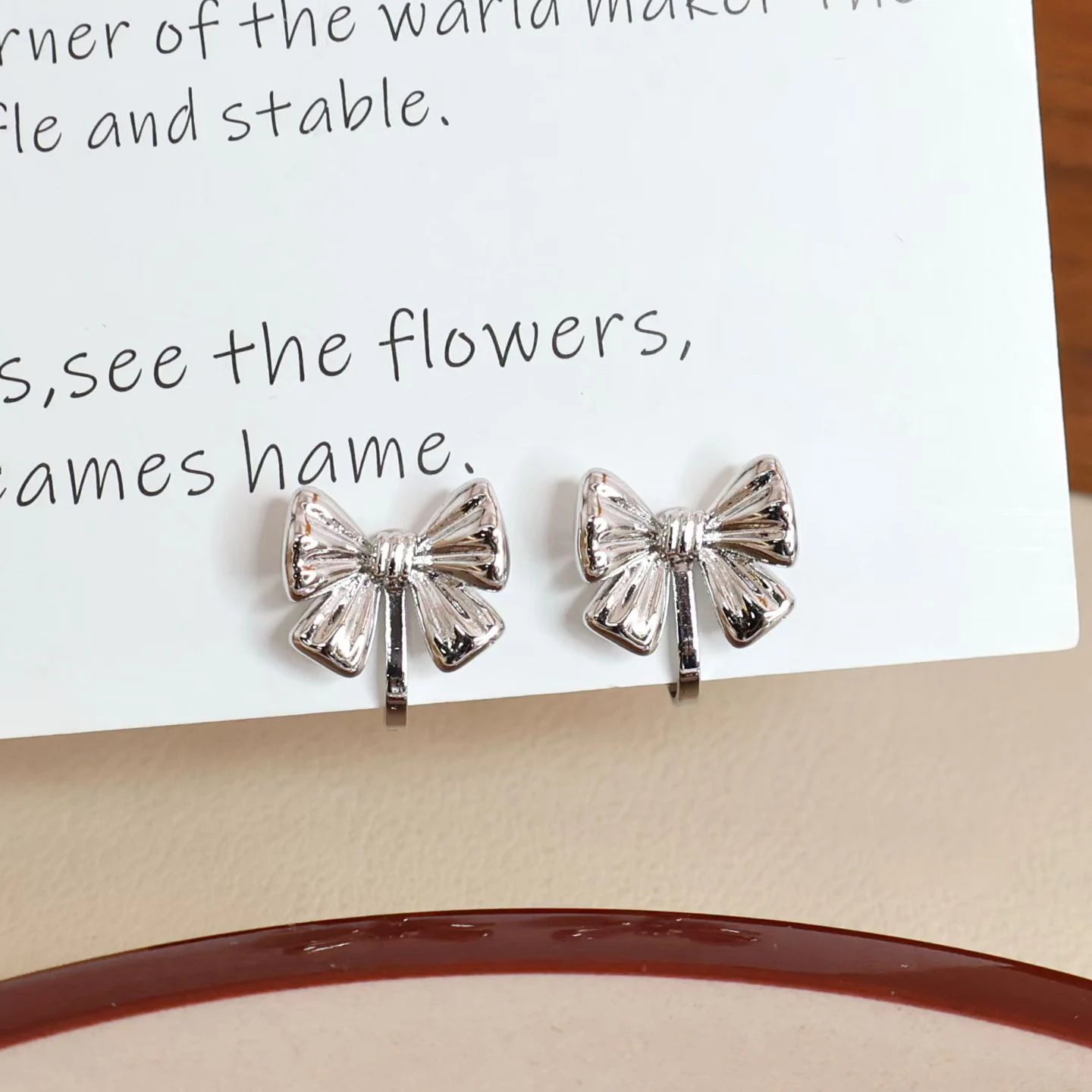 Fashion Simple Clip on Earrings for Girls Sweet Bowknot Minimalistic Trendy Jewelry for Women Ladies Accessories Wholesale