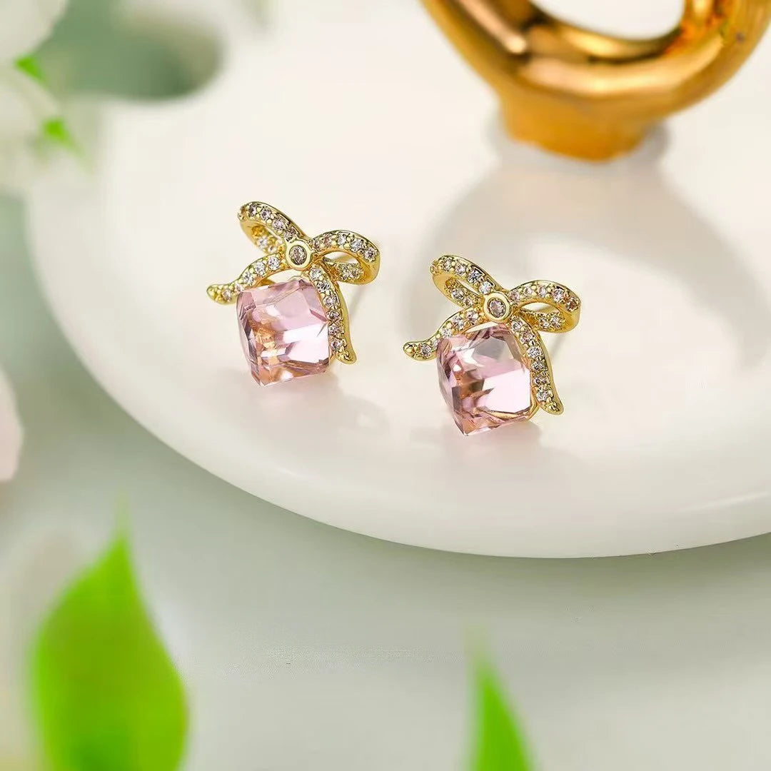 Women Feather Flower Bow Shape Small Stud Earring Fashion Glitter Elegant Wholesale Jewelry Accessories for Female Street Daily
