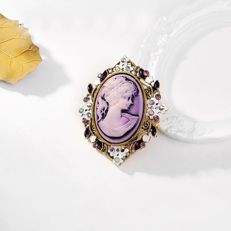 Fashion Vintage Retro Elegant French Style Brooch for Girls Trendy Glamorous Charms Pins Jewelry for Women Ladies Accessories