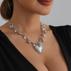 Fashion Mental Heart Shaped Cool Sweet Spicy Necklaces for Girls Punk Glamorous Jewelry for Women Ladies Accessories Wholesale