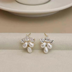 Sweet Simple Imitation Pearl Butterfly Drop Earrings for Girls Trendy Stylish Minimalistic Jewelry for Women Ladies Accessories