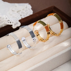 Fashion Copper Wire Trendy Stylish Hoop Earrings for Girls Simple Minimalistic Jewelry for Women Ladies Wholesale China Factory