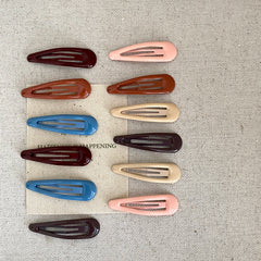 Elegant & Stylish Girls Hair Accessories Solid Color Minimalistic Alloy Snap Hair Clips for Women Casual Fashion Style