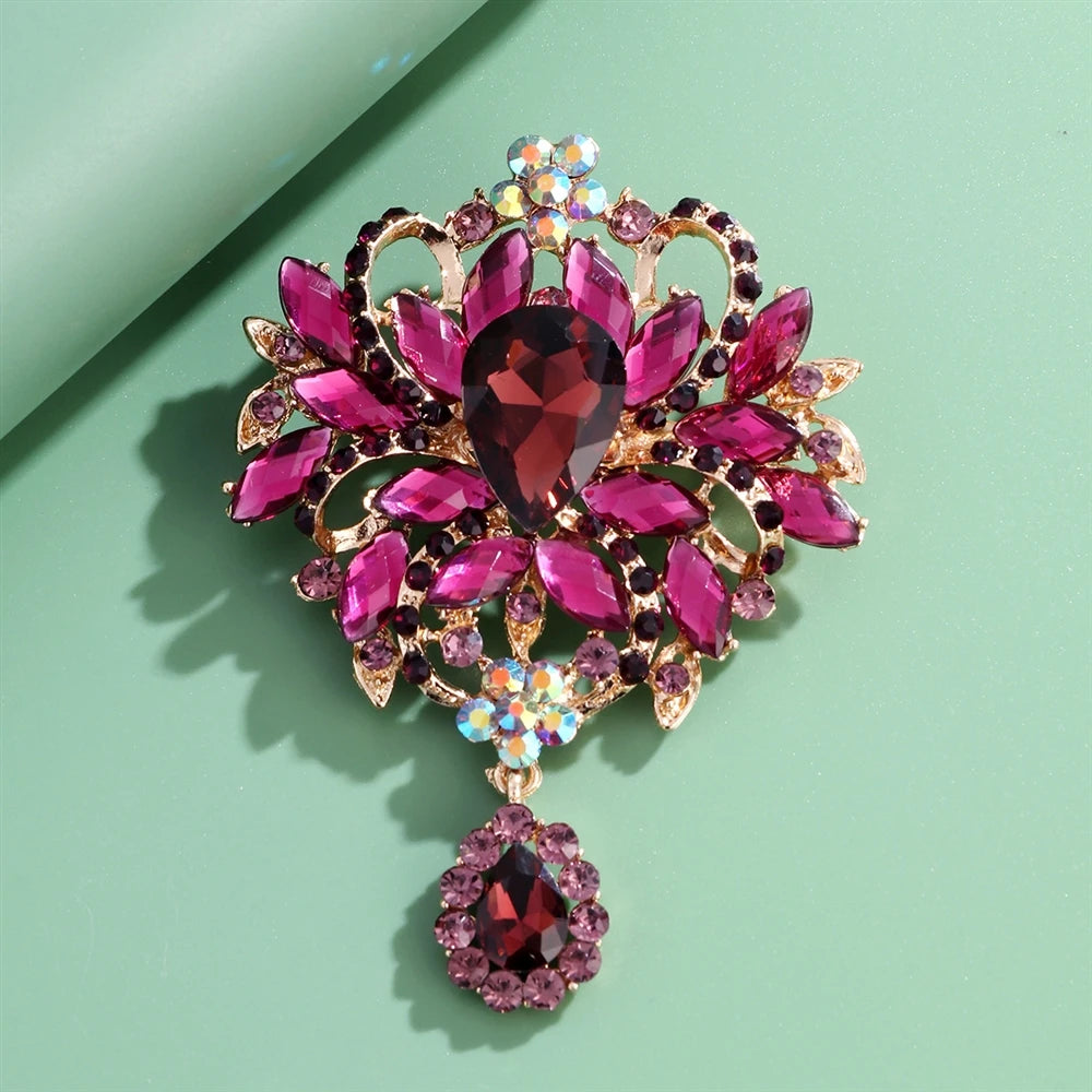 Fashion Glitter Sparking Rhinestone Dainty Brooches for Girls Elegant Stylish Pins Jewelry for Women Ladies Accessories Hot Sale