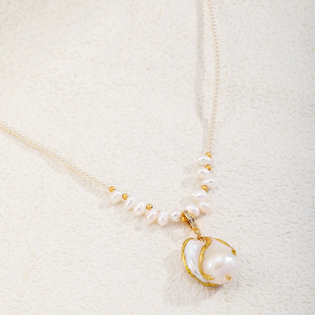 Fashion Freshwater Pearl Baroque Pearl Pendent Necklaces for Girls Elegant Jewelry for Women Ladies Wholesale China Factory