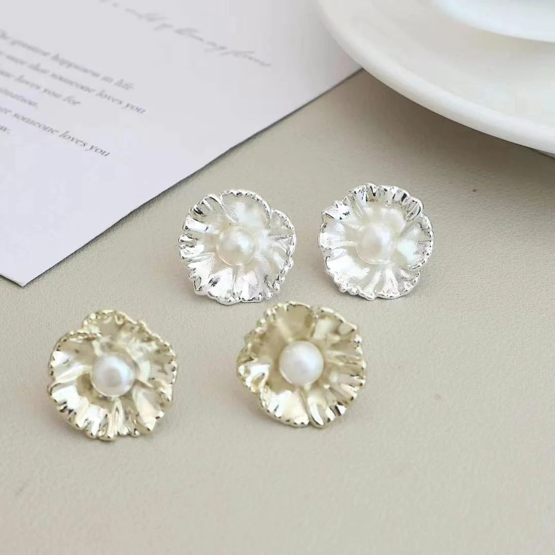 Elegant Simple Minimalistic Fashion Imitation Pearl Stud Earrings for Girls Sweet Art Deco Jewelry for Women Ladies Accessories