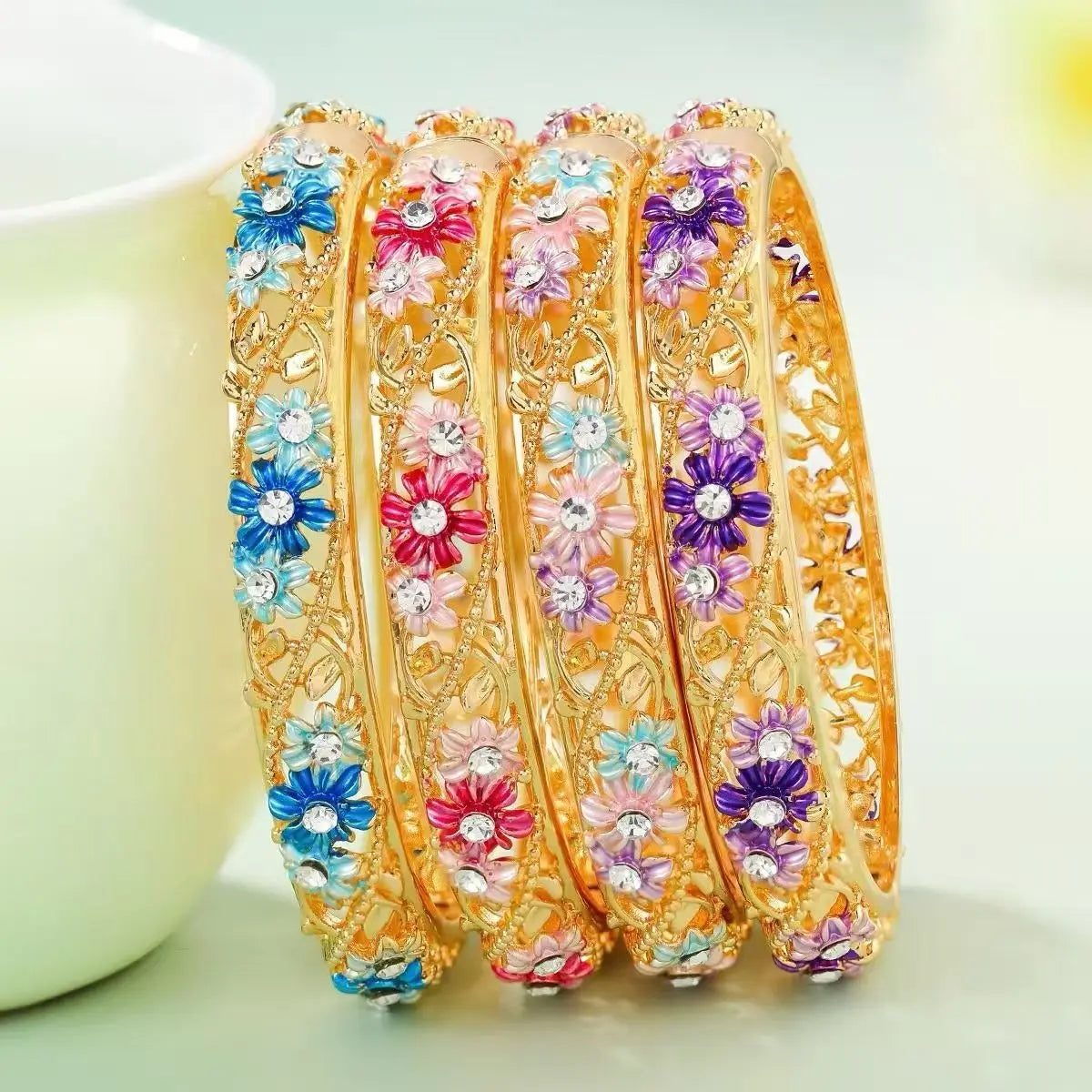 Fashion Luxury Vintage Deco Art Bangles for Girls Glitter Flower Floral Jewellry for Women Ladies Accessories Bijuterias Chic