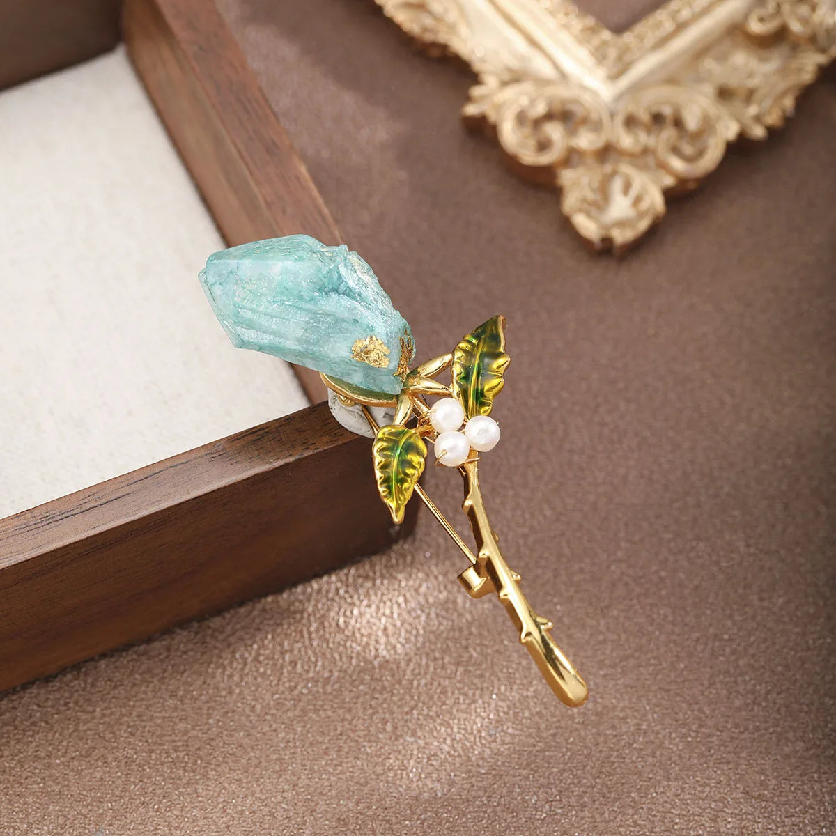 Fashion Blue Crystal Flower Freshwater Pearl Copper 18K Gold Plated Brooches for Girls Elegant Jewelry for Women Lady Wholesale