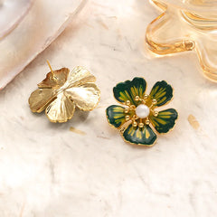 Ladies Flower Shape S925 Silver 18k Gold-plated Freshwater Pearl Stud Earring Elegant Fashion Low MOQ in Stock Jewelry for Women