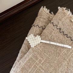 Simple Minimalistic Heart Shaped Hair Clips for Girls Elegant Trendy Bobby Pins for Women Ladies Hair Accessories in Stock